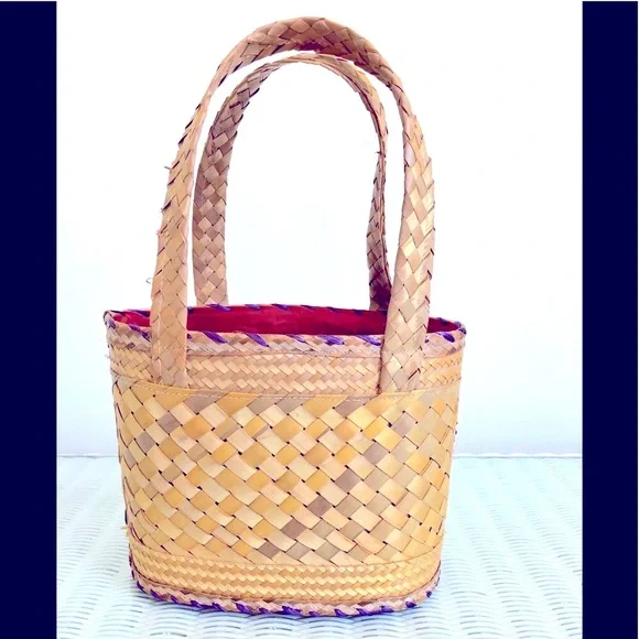 Imported artisan Natural straw bucket bag purple flowers lined - Picture 6 of 8